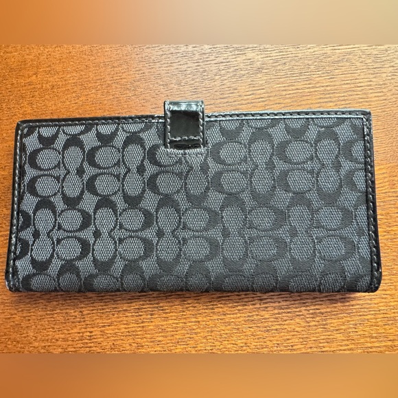 Coach Signature Black Canvas Slim Wallet W/ Patent Leather Trim - Picture 3 of 15